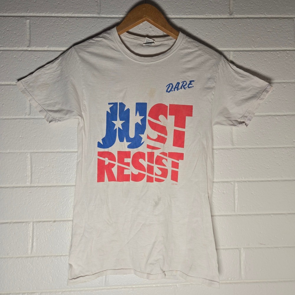 Vtg Fruit of the Loom D.A.R.E. Just Resist Graphic Tee White Small Drugs Street